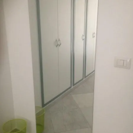 Irthe House * לוקרי